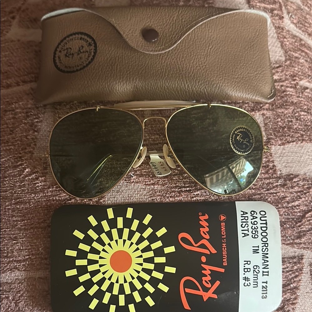 Ray-Ban Gold Aviator Sunglasses